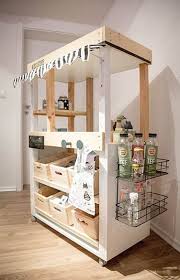 Diy Kaufladen Marktstand Selber Bauen Die Einfache Anleitung Kinder Zimmer Deko Regal Kinder Babyzimmereinrichtung