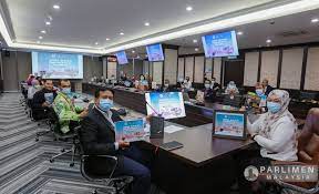 Penutupan sementara parlimen malaysia kepada orang awam selaras dengan keputusan kerajaan untuk melanjutkan perintah kawalan pergerakan bersyarat (pkpb) di wilayah persekutuan kuala lumpur hingga 14 januari 2021. Official Portal Of The Parliament Of Malaysia