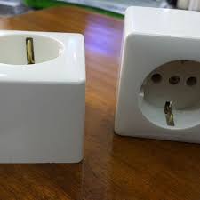 Jenis saklar ini banyak ditemui dalam rangkaian adaptor yang dapat memilih berbagai tegangan output, misalnya pilihan output 1,5v, 3v, 4,5v, 6v, 9v dan 12v. Sakelar Yang Ditanam Didalam Tembok Disebut Sakelar Info Lif Co Id