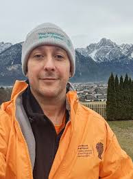 Father-of-two hopes to beat World Record by skiing in 30 countries in 28  days