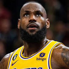 Darren Underwood (@Dunderwood05)