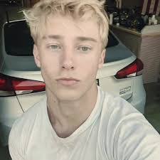 Joey Max's Instagram, Twitter & Facebook