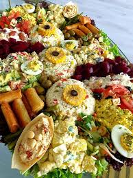 Pin By Sana Said On Feestmaaltijd In 2020 Food Food And Drink Salad