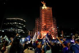 Jul 20, 2020 · miguel ángel garcia le prometió a su hija fallecida celebrar un campeonato de cruz azul en el ángel de la independencia. Galeria Euforia Celeste Aficionados De Cruz Azul Invadieron El Angel De La Independencia Marcrix Noticias