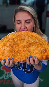 C A L Z O N E , Hummmn que tal um ManoZone?, Fazemos calzones tamanho  grande e tamanho broto , Toooooddddooooosssss os sabores do nosso cardápio  fazemos em formato Calzone , Então não perca tempo e ...