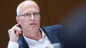 Hamburg mayor hits out at critics of MSC port deal