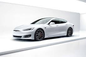 tesla neues model s mit bis zu 1000 km reichweite tesla elektroauto fahrendes auto