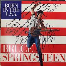 Родился 23 сентября 1949 в лонг брэнч, штат. Autographed Bruce Springsteen Born In The Usa Album Cover