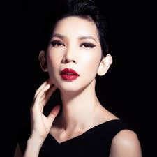 Xuân Lan than vãn buồn chán và muốn đưa con ra nước ngoài định cư