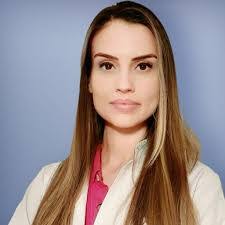 Kelly Pereira's Instagram, Twitter & Facebook