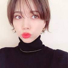 佐藤優里亜 ショートカットも伸びた襟足を外ハネにしただけでだいぶイメージ変わる 今のところ伸ばしてます と言いつつまた切ったりする ショートカット ショー moezine ショートカットも伸びた襟足を外ハネにしただけでだいぶイメージ変わる ヘア