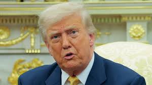 Kona airport expected to reopen Tuesday after closing due to runway cracks