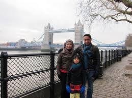 Nah, terbukti kan, di luar negeri juga kita dapat menemukan berbagai romantic spot. 7 Lokasi Ambil Gambar Wajib Di Kota London Iluminasi