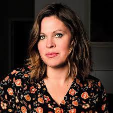 Ali Knowles's Instagram, Twitter & Facebook