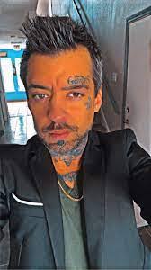 Aaron Mitton's Instagram, Twitter & Facebook