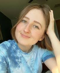 Kayla Sims's Instagram, Twitter & Facebook