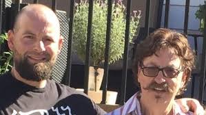 Une surprise pour la fête des Pères chez les Rivet, coiffeurs de père en  fils