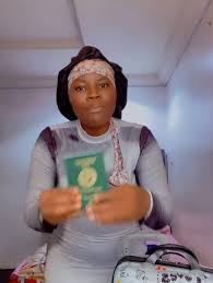 I Can Cook, I Can Knack: Lady Begs For Flight Before Passport Expires(photos/vid - Travel - Nigeria