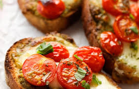 Bruschetta A La Mozzarella Recette En 2020 Bruschetta Recette Recettes De Cuisine Recette