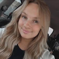 Carissa Huff's Instagram, Twitter & Facebook