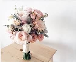 Toko bunga hand bouquet online di solo tws florist atau toko bunga di solo, memiliki jenis sistem. 7 Ide Bouquet Bunga Untuk Pernikahan Tradisional Dan Modern The Bride Dept