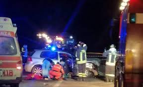 L'incidente si è verificato nella tarda mattinata di oggi mandando il traffico in tilt. Ozieri Incidente A Chilivani Tre Feriti In Codice Rosso Anche Una Bambina Di 10 Anni