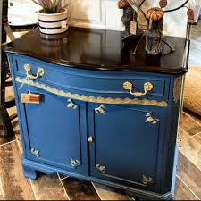 Salvaged Furniture Kitchens On Instagram Who Doesn T Love A Great Color Anniesloanhome Annie Slo In 2020 Salvaged Furniture Custom Furniture Kitchen Furniture