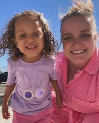 MaryBeth White (@_marybethwhite_) • Instagram photos and videos