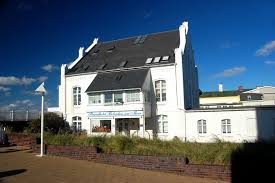 Hotel haus am meer consists of bright and elegant rooms and suites in the rodehuus and wittehuus buildings, just 200 feet apart. Norderney Haus Belvedere Am Meer Mapio Net