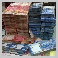 Unduh gambar gambar gratis yang menakjubkan tentang tumpukan uang. Gambar2 Uang Meme Lucu Uang Banyak Banget Gambar Lucu Terbaru Lucu Meme Lucu Uang