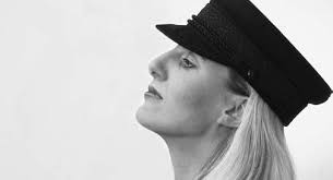 24220 Flintbek . Dorfstraße 21 Telefon 04347/2700 . Fax 4139