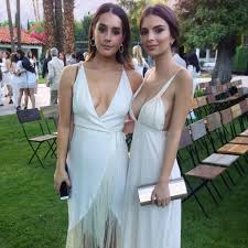 Photos And Videos By Emily Ratajkowski Emrata Twitter Emily Ratajkowski Dresses Emily Ratajkowski Style