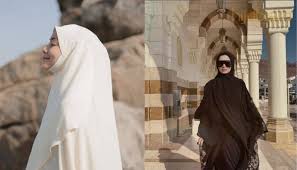 Budhe titiek yang waktu itu memakai daster longgar yang tidak memakai lengan membuatku sangat terpesona. Kesalahan Pakaian Wanita Yang Selalu Dilakukan Ketika Umrah No Dua Khas Untuk Hijabi Yang Gemar Berkacamata Hijabista