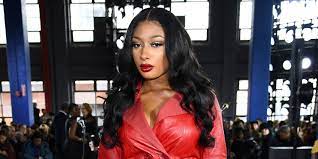 28 celebrity straight hairstyles & cuts. Biggest Celebrity Haircut And Hair Color Transformations Of 2020 Allure