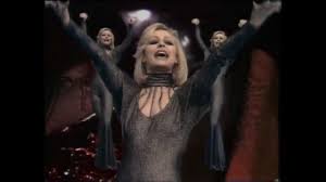 A far l'amore comincia tu in 5 lingue. Raffaella Carra A Far L Amore Comincia Tu 1977 Youtube