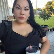 RP: When your Uber delivery shows up wearing a badass Selena shirt. She  screamed, I screamed….what a trip! I opened the door and we both said,  “SHUT…UP!”😅😂😅😂 -Chris Perez