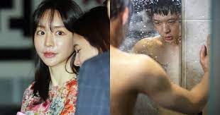 Jtbc's spotlight was able to interview a relative of jyj 's park yoochun, where he revealed that hwang hana would threaten him with secret photos after they broke up. Hwang Hana Reportedly Threatened Park Yoochun With Secret Photos She Took Of Him Nude Kissasian