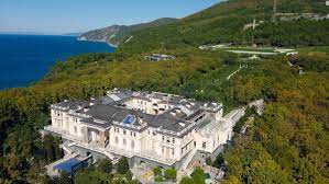 Navalny recently released a viral video accusing mr. Navalny Releases Investigation Into Decadent Billion Dollar Putin Palace Cnn