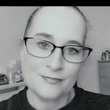 Hey all. How's things? My dear mother who's nearly 80 has been crippled the  last year with really bad knee/ hip pain. As usual, everything seems to be  done very slow In