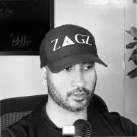 Vicki Hinson's Instagram, Twitter & Facebook