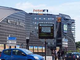 Hotelf1 Paris Porte De Chatillon Hotels London Hotels Paris Hotels Luxembourg Gardens