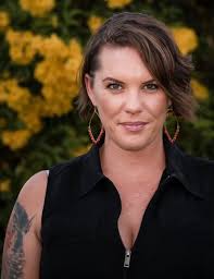 Shauna Elliott's Instagram, Twitter & Facebook