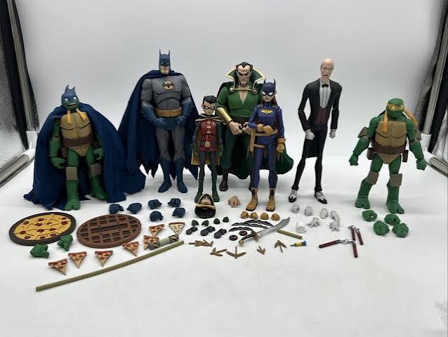 GameStop DC Nickelodeon Batman Vs Teenage Mutant Ninja Turtles TMNT 8pc Set