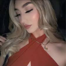 Vanessa Lara (@vanessacookie10)