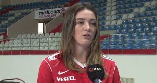 Zehra güneş is a turkish female volleyball player. Ozel Haber Zehra Gunes Elimizden Gelenin En Iyisini Vermek Zorundayiz Istanbul