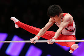 内村は2012年 ロンドン五輪 と16年リオデジャネイロ五輪の個人総合で2大会連続の金メダルを獲得。 長く日本のエースとして君臨してきたが、両肩の痛みのため、鉄棒1種目に絞って 東京五輪 を目指し、個人枠で4大会連続出場を果たした。 å‰äººæœªåˆ° å†…æ'èˆªå¹³ãŒ6é€£è¦‡ ä¸–ç•Œé¸æ‰‹æ¨©å€‹äººç·åˆ Dot Aera Dot ã‚¢ã‚¨ãƒ©ãƒ‰ãƒƒãƒˆ