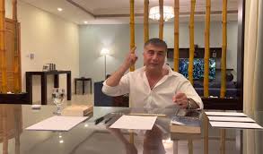 Maybe you would like to learn more about one of these? Sedat Peker In 2 Videosu Gundeme Dustu Anlattiklarinin Aksi Cikmasi Halinde Iki Parmagini Diyet Olarak Ortaya Koydugunu Soyledi Gundem Haberleri