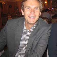 Hvis du skal møde i retten, kan du henvende dig i informationen der ligger på domhuset til højre, når du er. Anders Moltke Leth Andersml1 Twitter