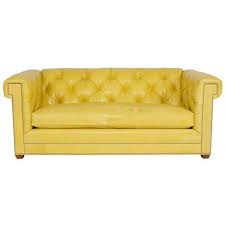 The living room is the part of the home where families and friends come together to enjoy each other's company and relax. China Yellow Color America Button Design Pu Sectional Leather Sofa L05 China Leather Sofa Loveseat