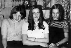Still married to her husband joachim sauer? In Photos The Life And Career Of Angela Merkel